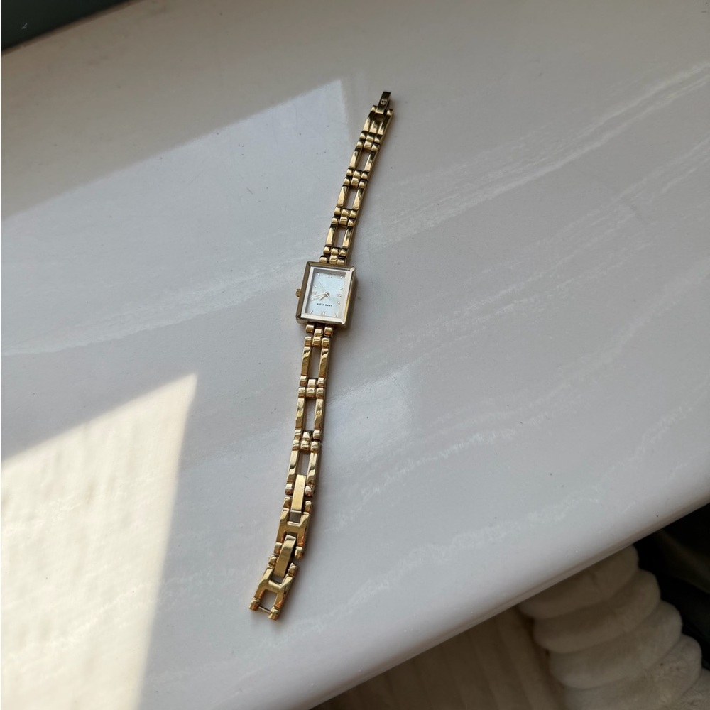 Elegant Gold Women's Watch